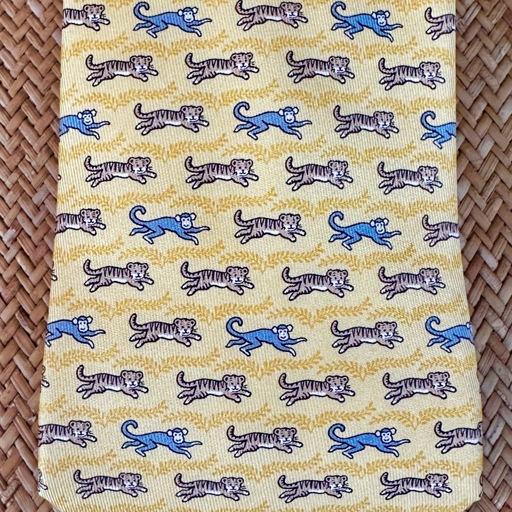 Hermes Men’s Yellow and Blue Monkey and Cat Patterned Neck Tie - Picture 2 of 5